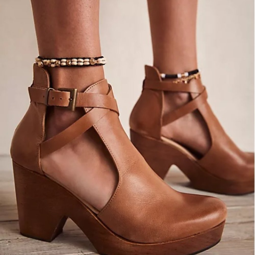 Free People Cedar Clog COLOR: TAN
